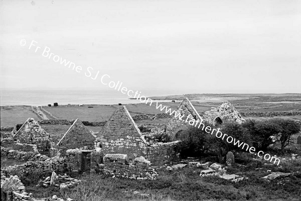 THE SEVEN CHURCHES (B) TEAMPUL A PHUILL  DUN ONAGHT  CROSS FRAGMENTS ARRANGED BY MISS STOKES  CLOGHAUN NA CARRAIGHE  CORNAU NEAR KILRONAN